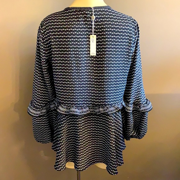BNWT Max Studio Ruffles Blouse - Picture 3 of 4